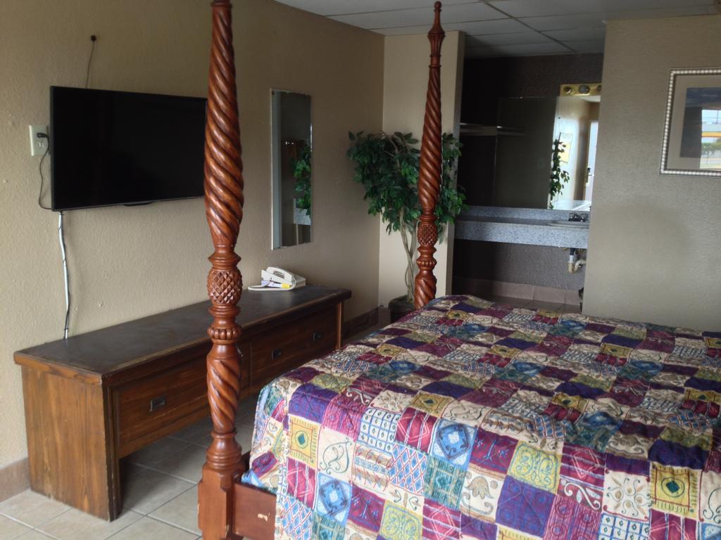 Austin Motor Inn Room photo