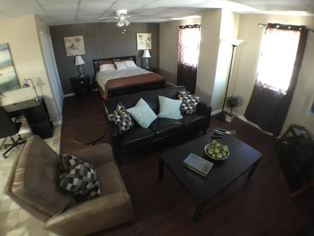 Austin Motor Inn Room photo