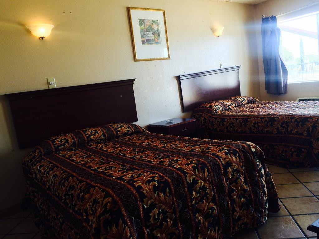 Austin Motor Inn Room photo