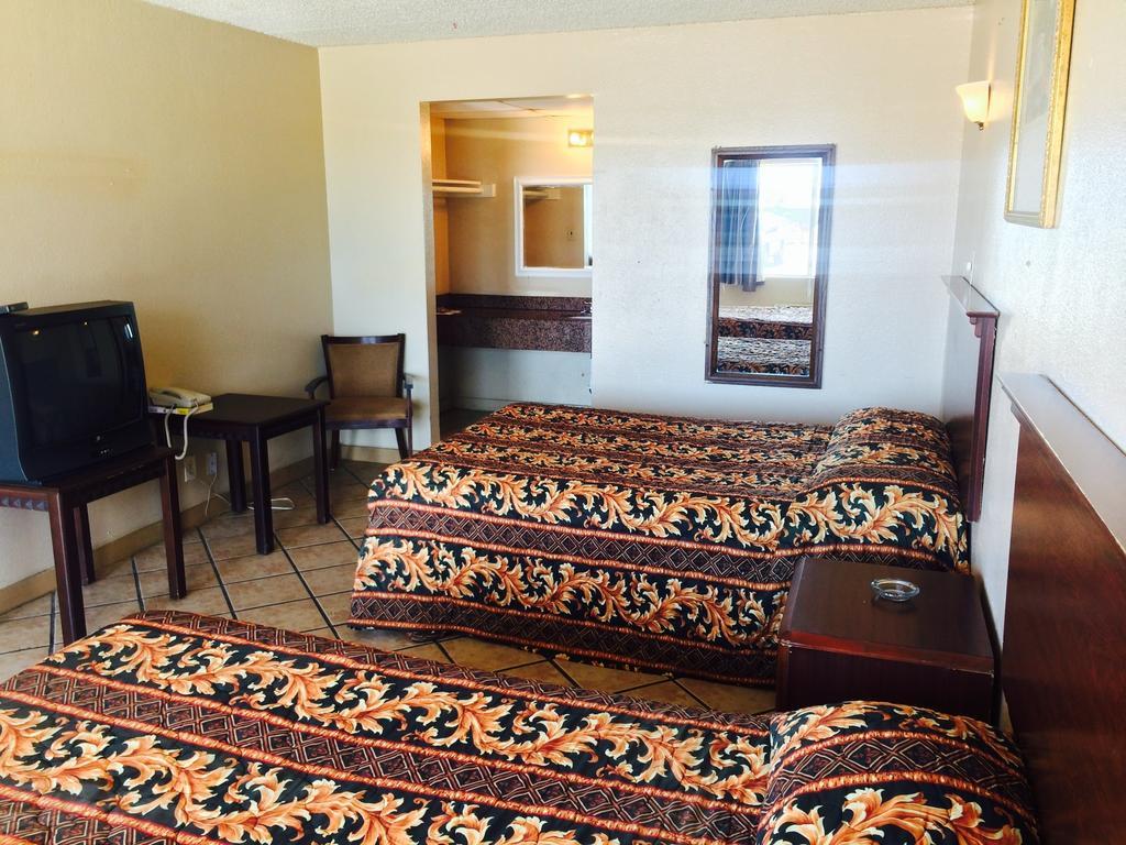 Austin Motor Inn Room photo